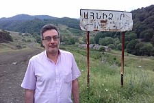 The style of Hrant Matevossyan translation into Russian
